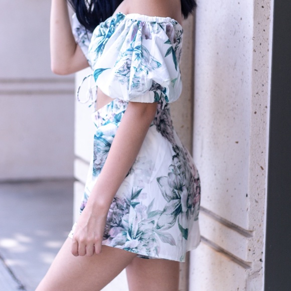 Kenzie Flower Print Romper - Picture 2 of 3